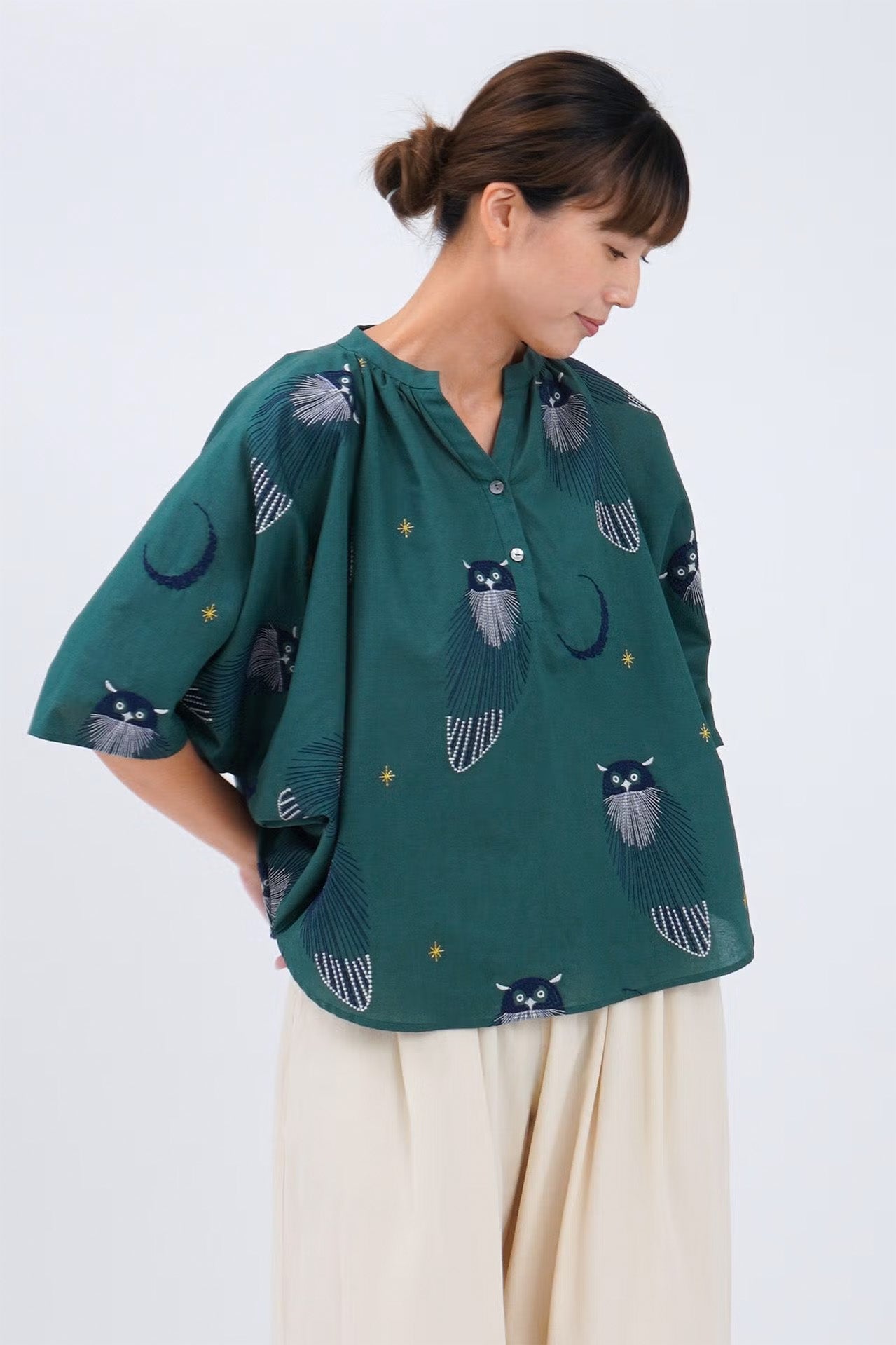 GREEN