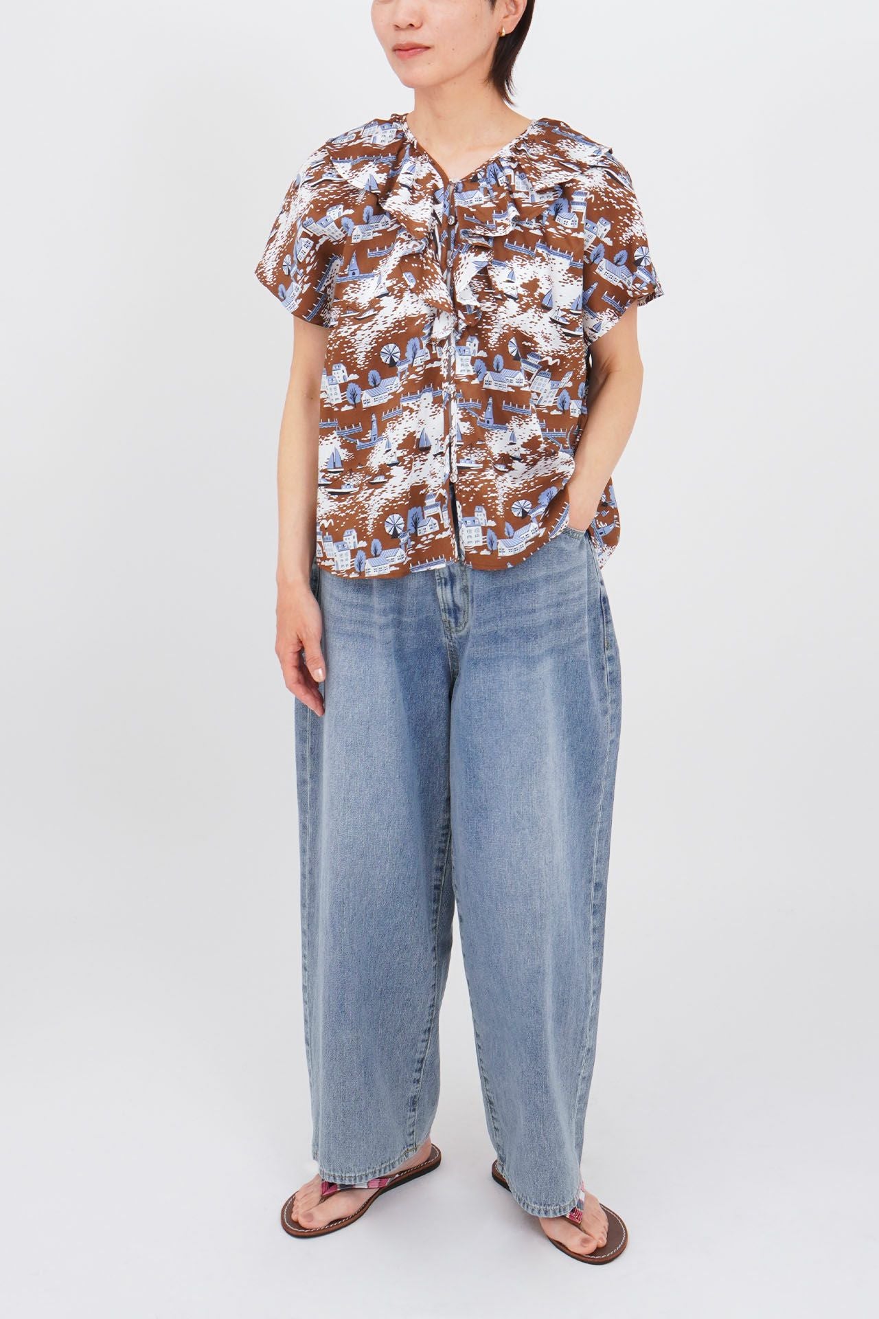 BROWN/model:161cm