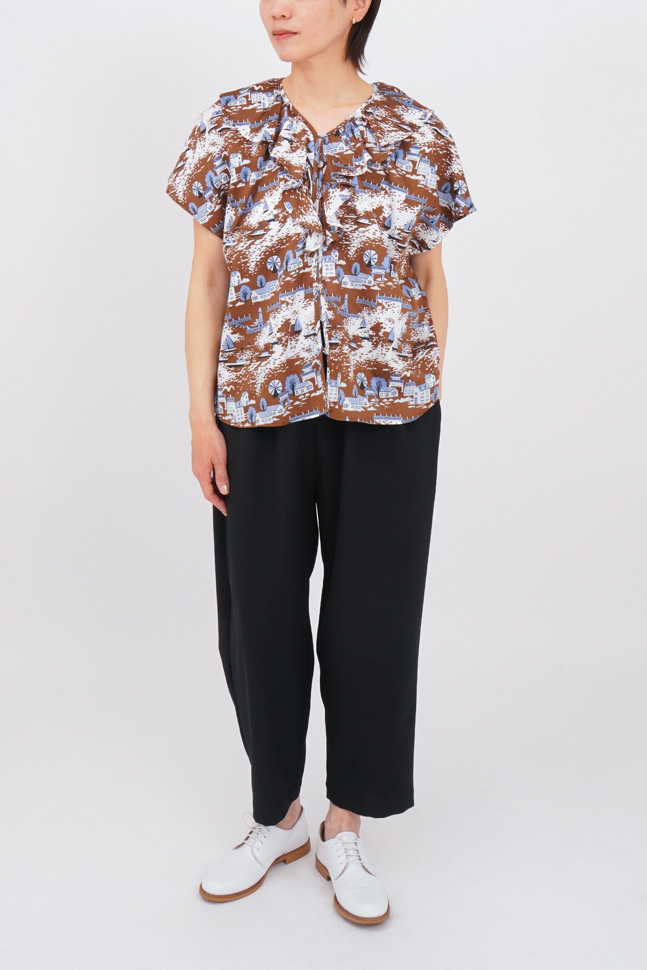 BROWN/model:161cm