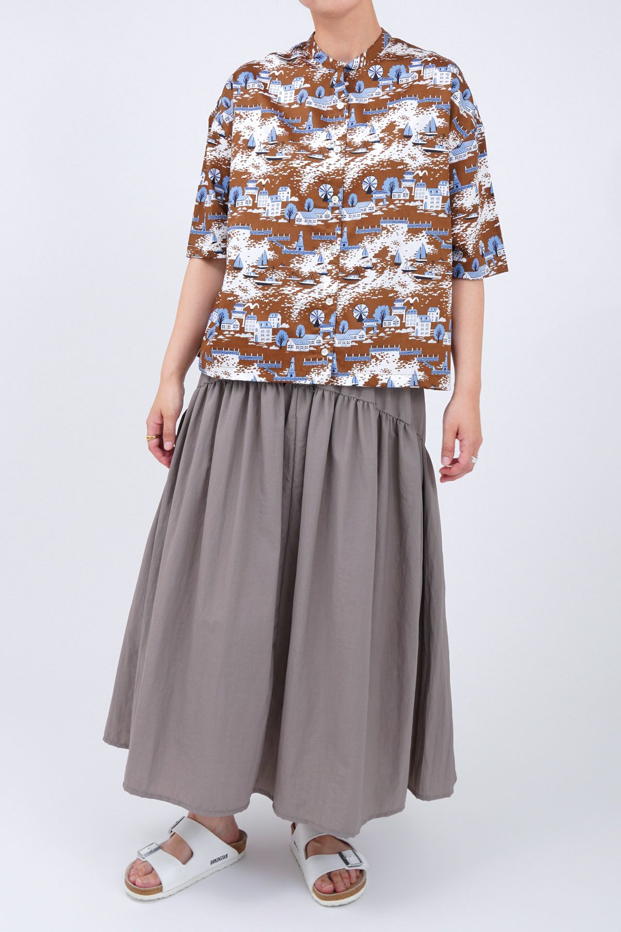 BROWN/model:168cm