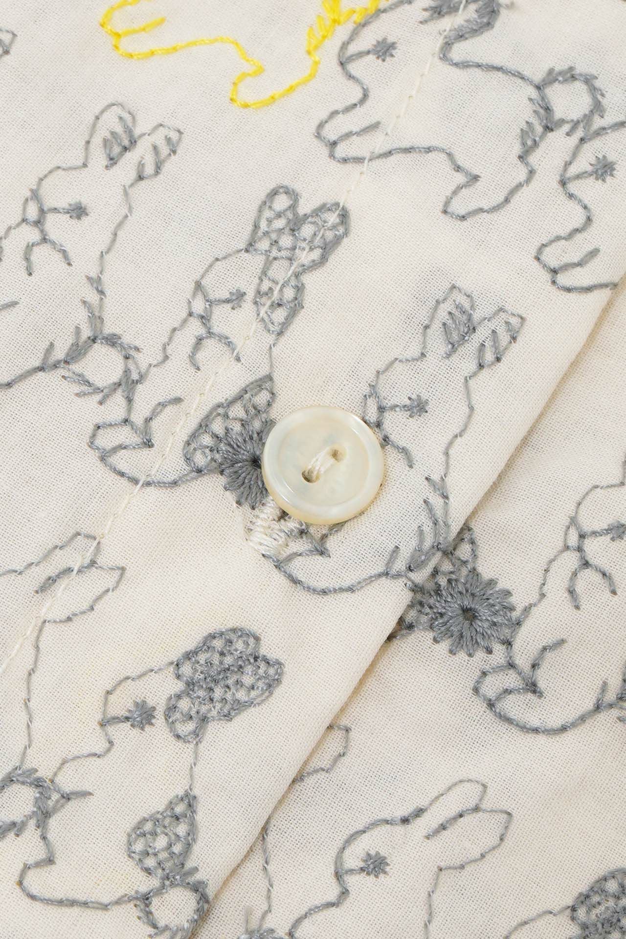 ワンダフルワールド wonderful world 飛び うさぎ 刺繍 ブラウス ワンダフルワールド うさぎプリントのレースアップブラウス フード付