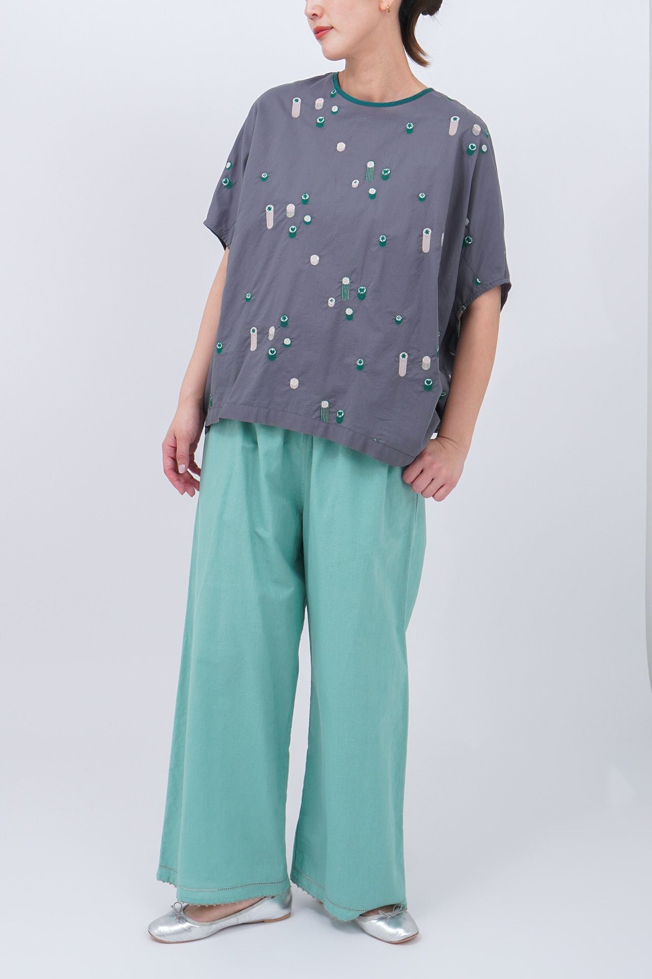 GREY / model：168cm