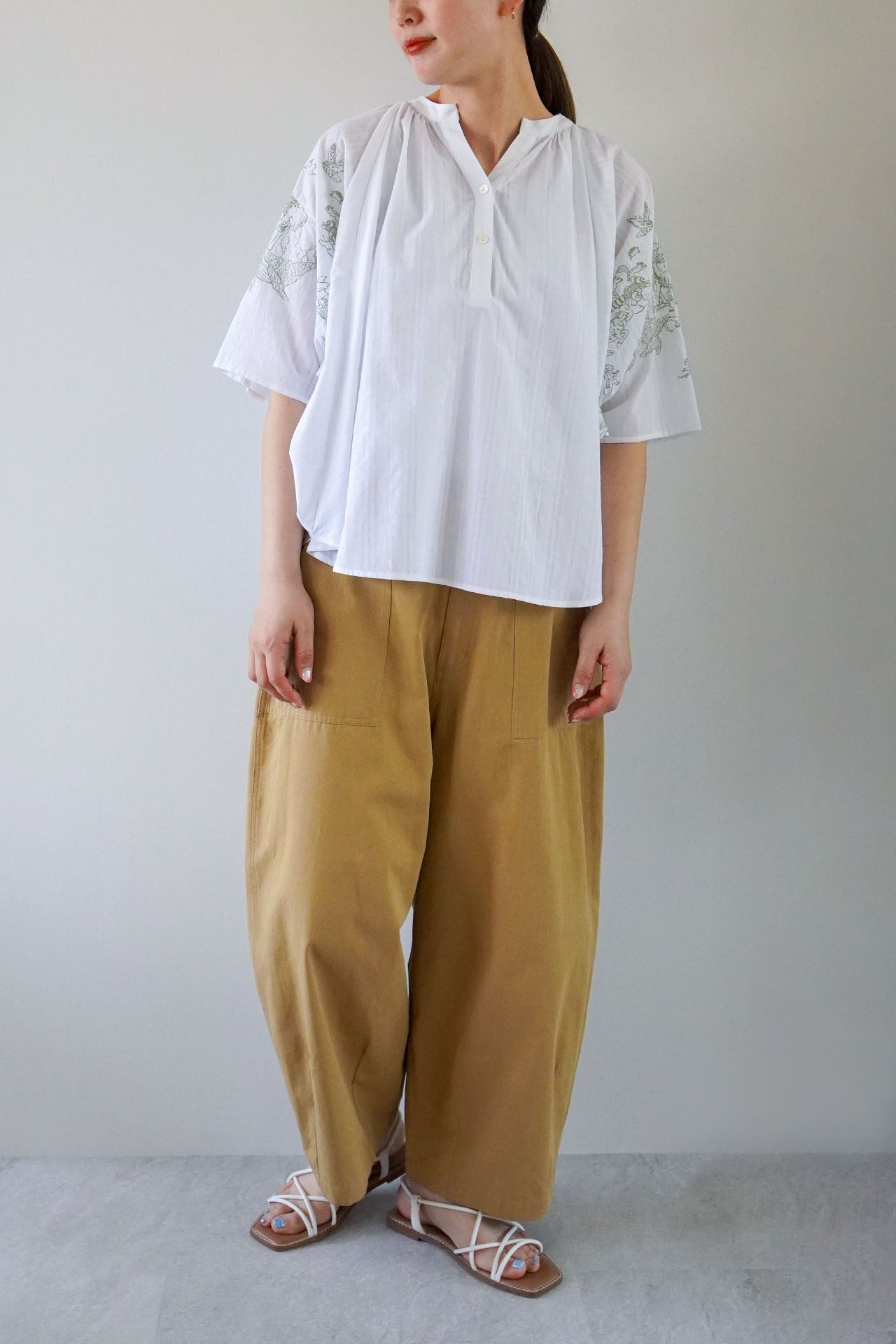 WHITE/model:168cm