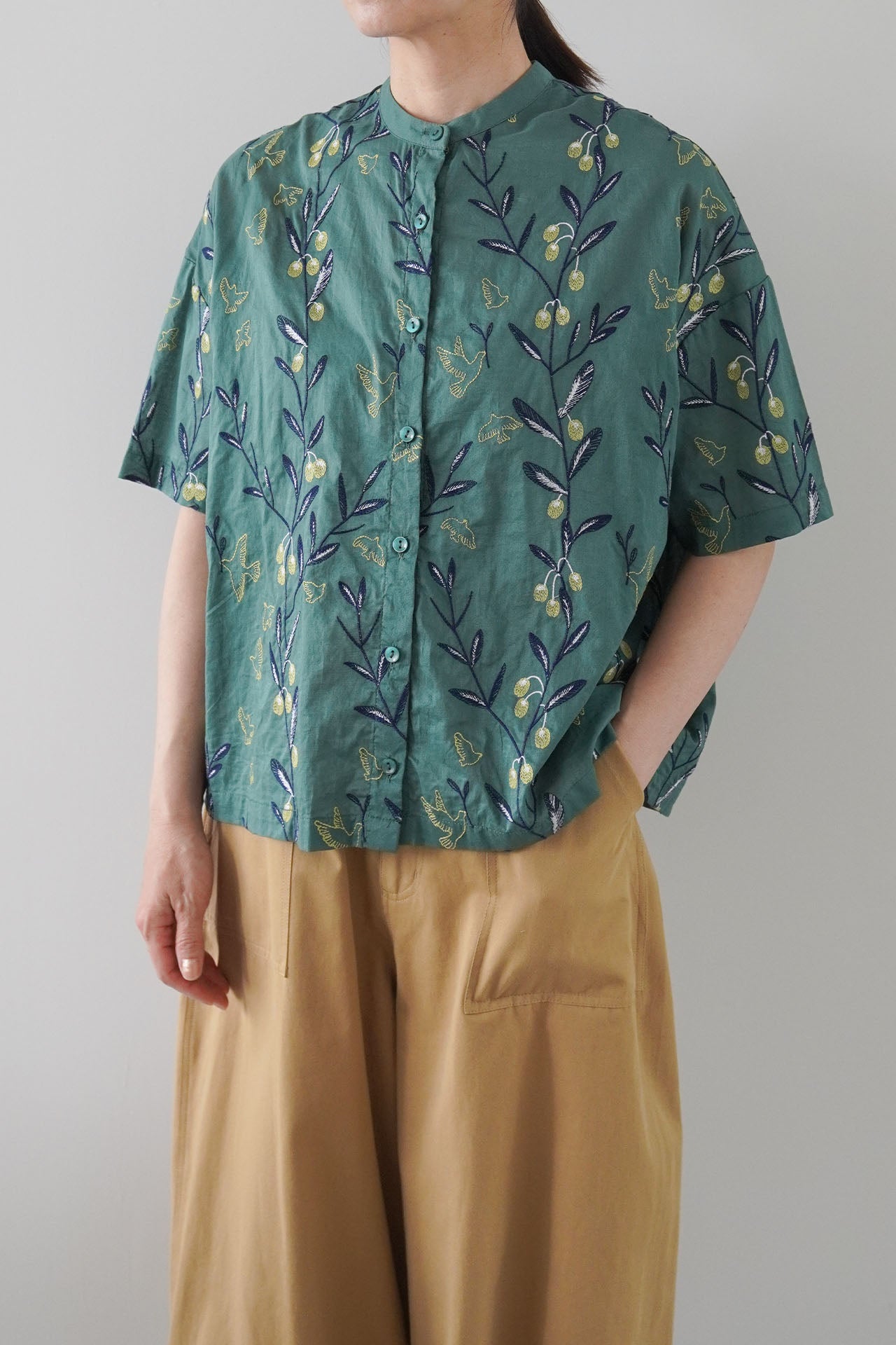 GREEN