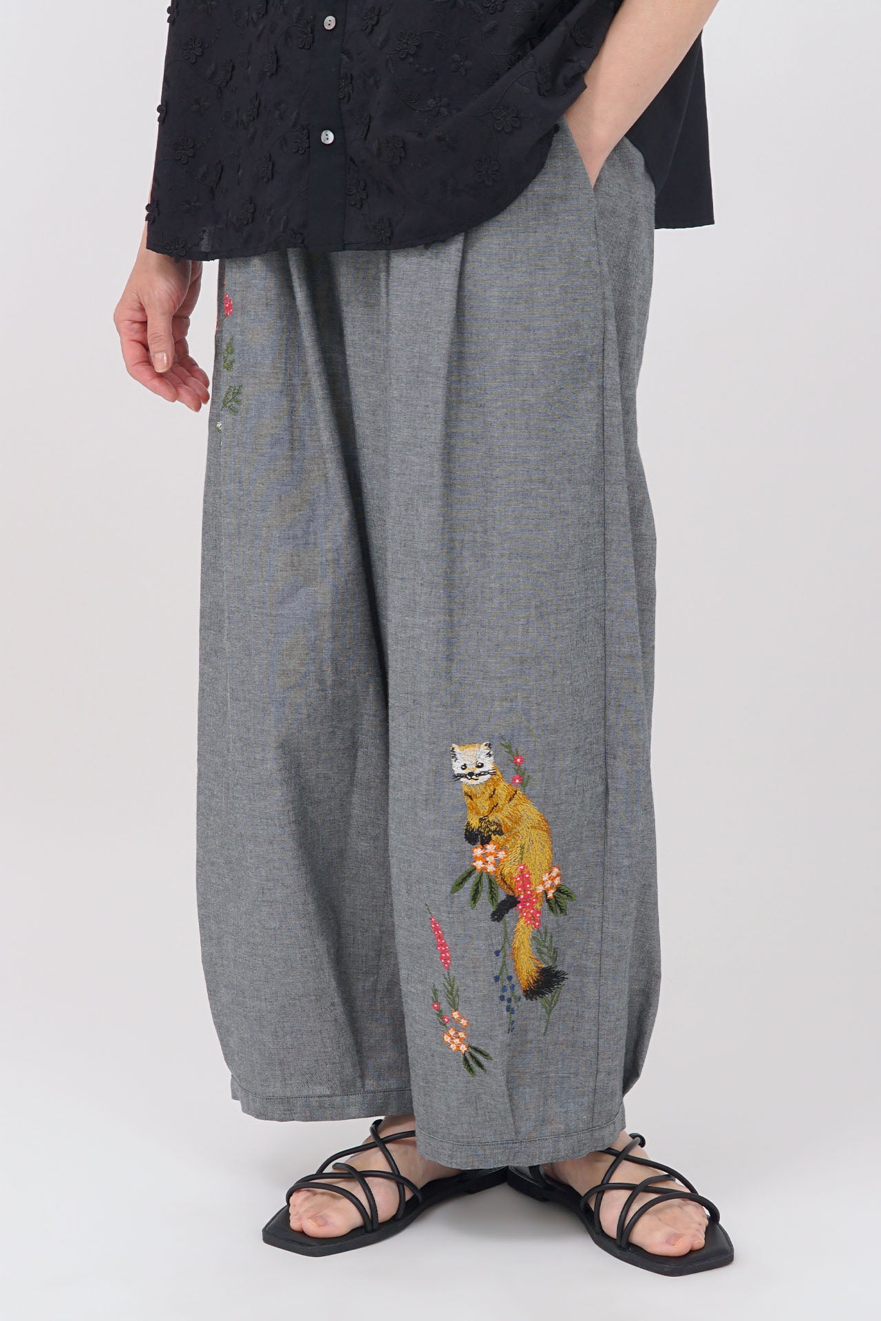 新品　マーブルシュッド　人と馬 ハカマPants Zukan Horse LONG SWEAT | marble SUD(マーブルシュッド)公式通販