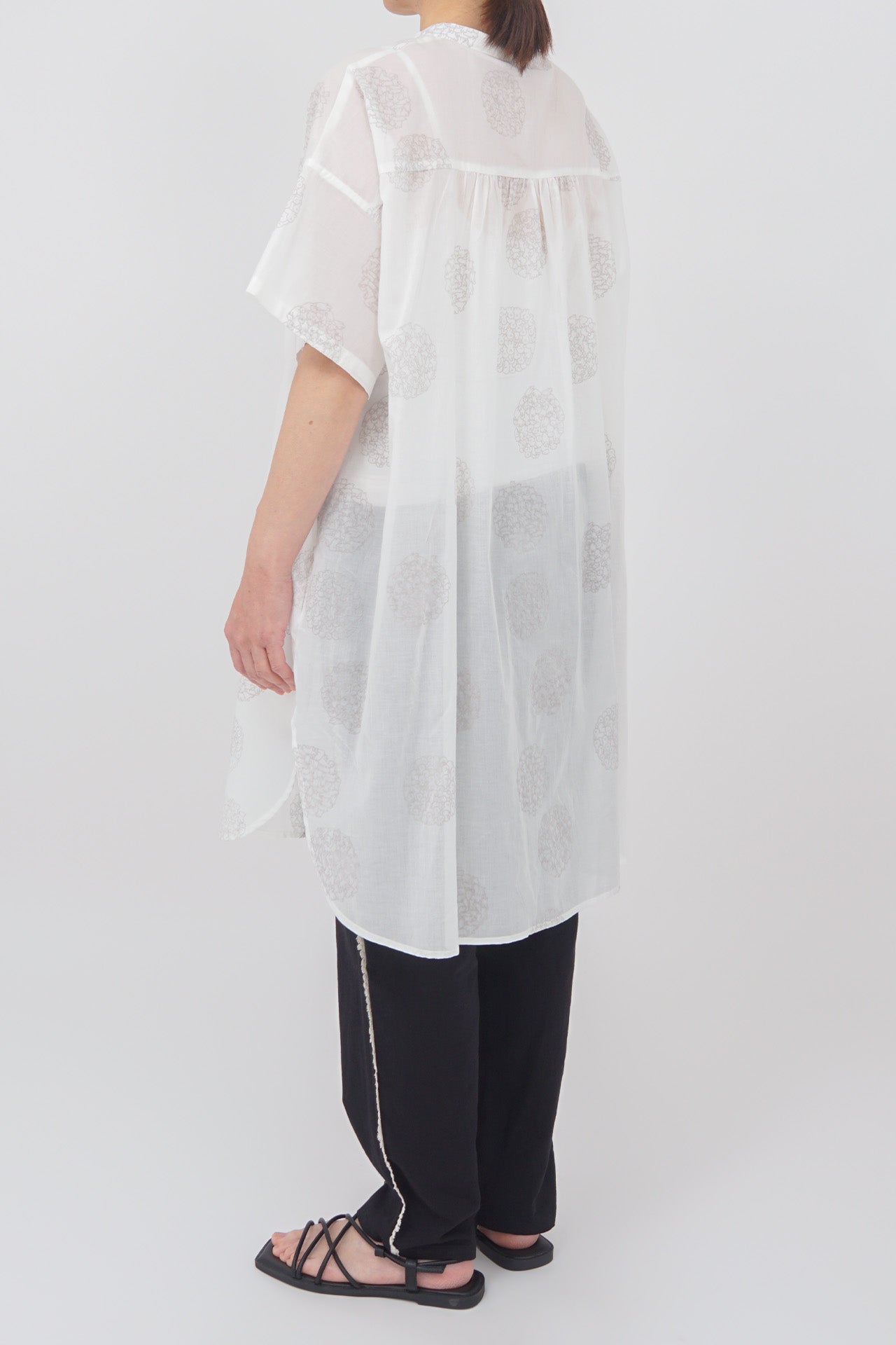 一枚でただものならぬチュニック LOTS OF DOT チュニックワンピース | marble SUD(マーブルシュッド