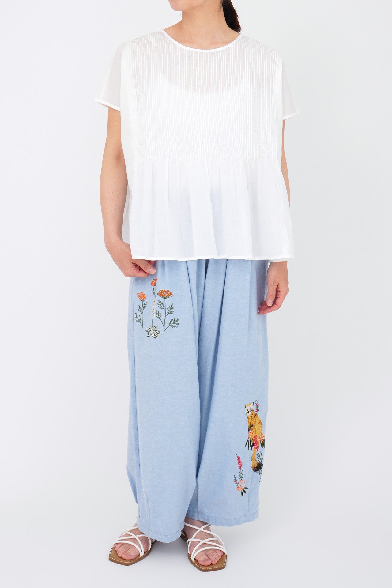 WHITE/model:161cm