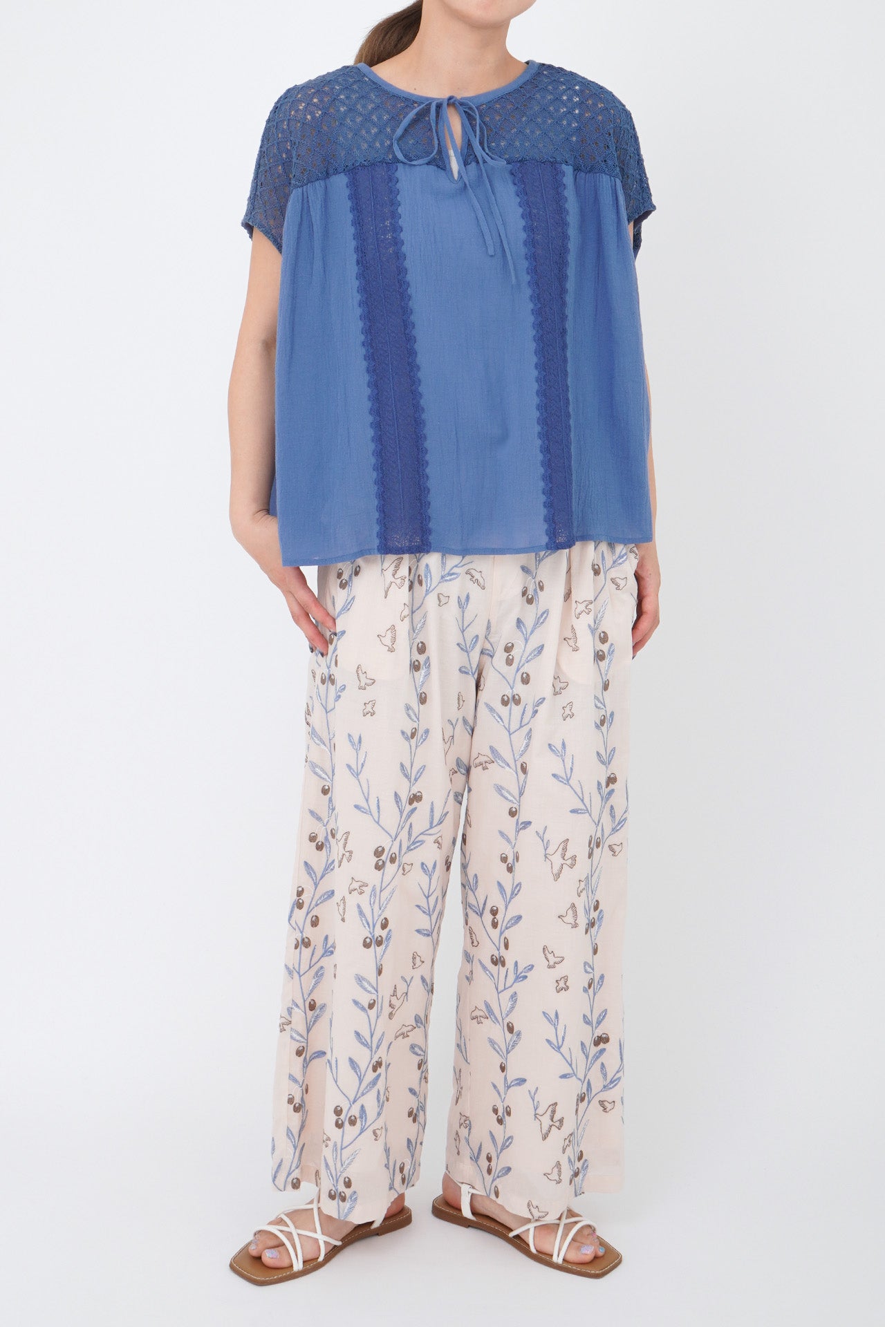 BLUE/model:168cm