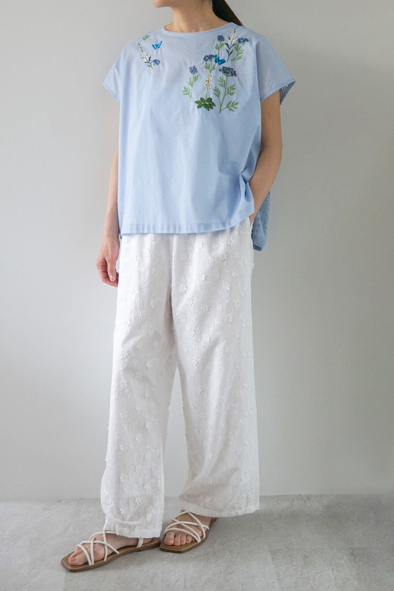 WHITE/model:161cm
