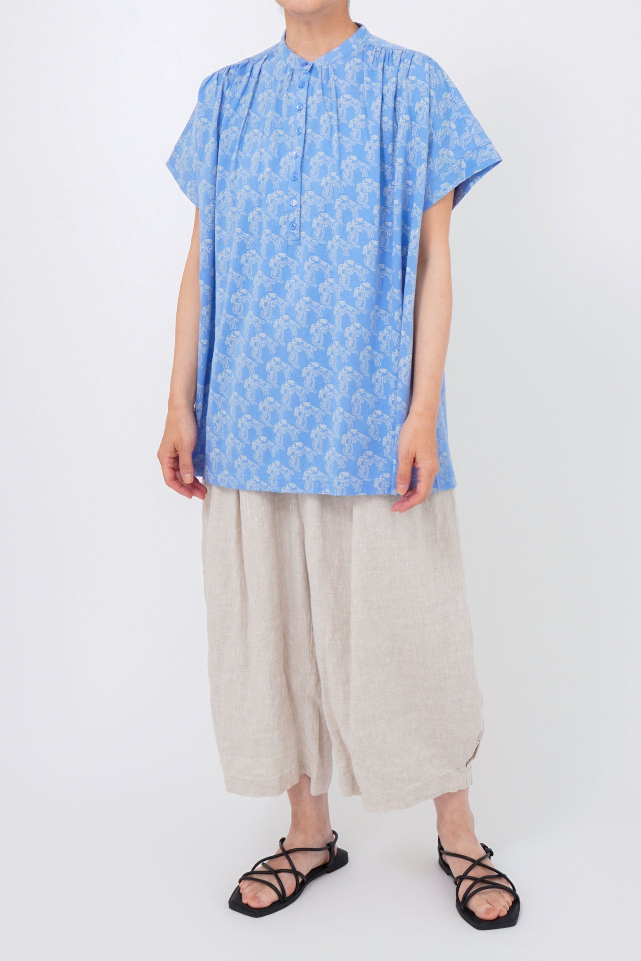 BLUE/model:161cm