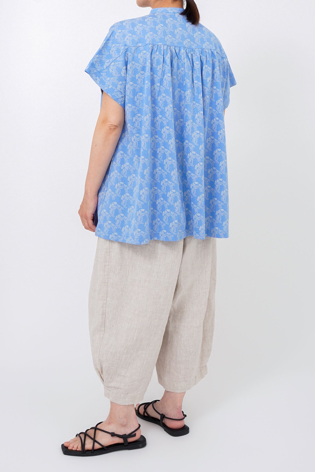 BLUE/model:161cm