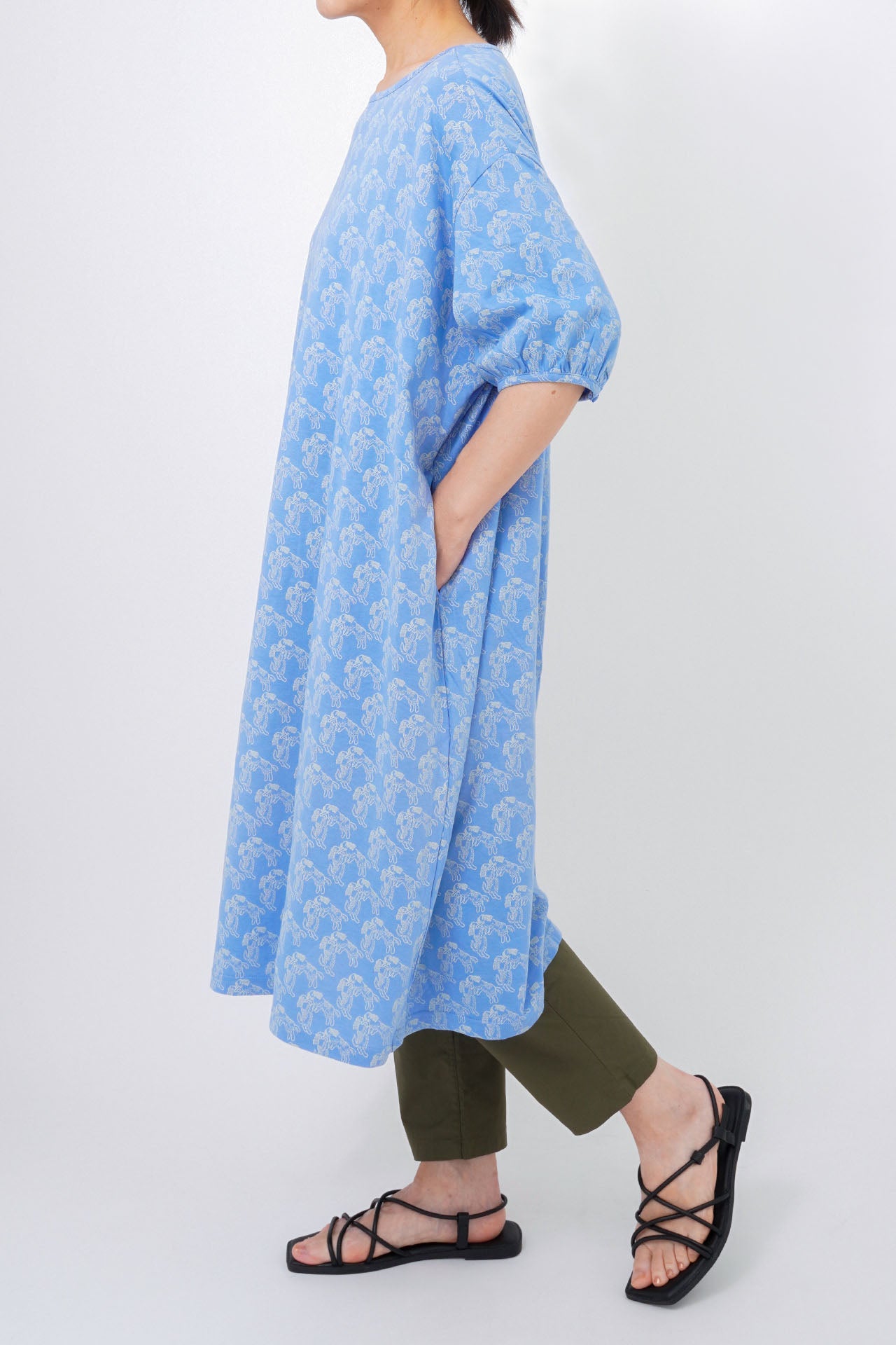 BLUE/model:161cm