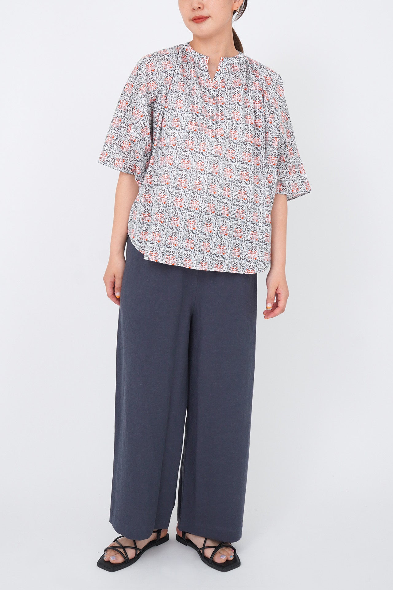 C.GREY/model:168cm