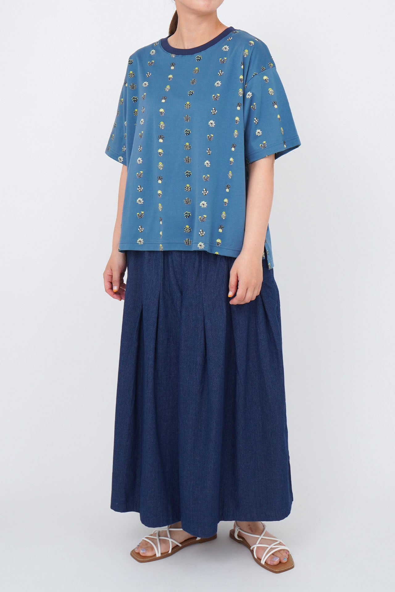 BLUE/model:168cm