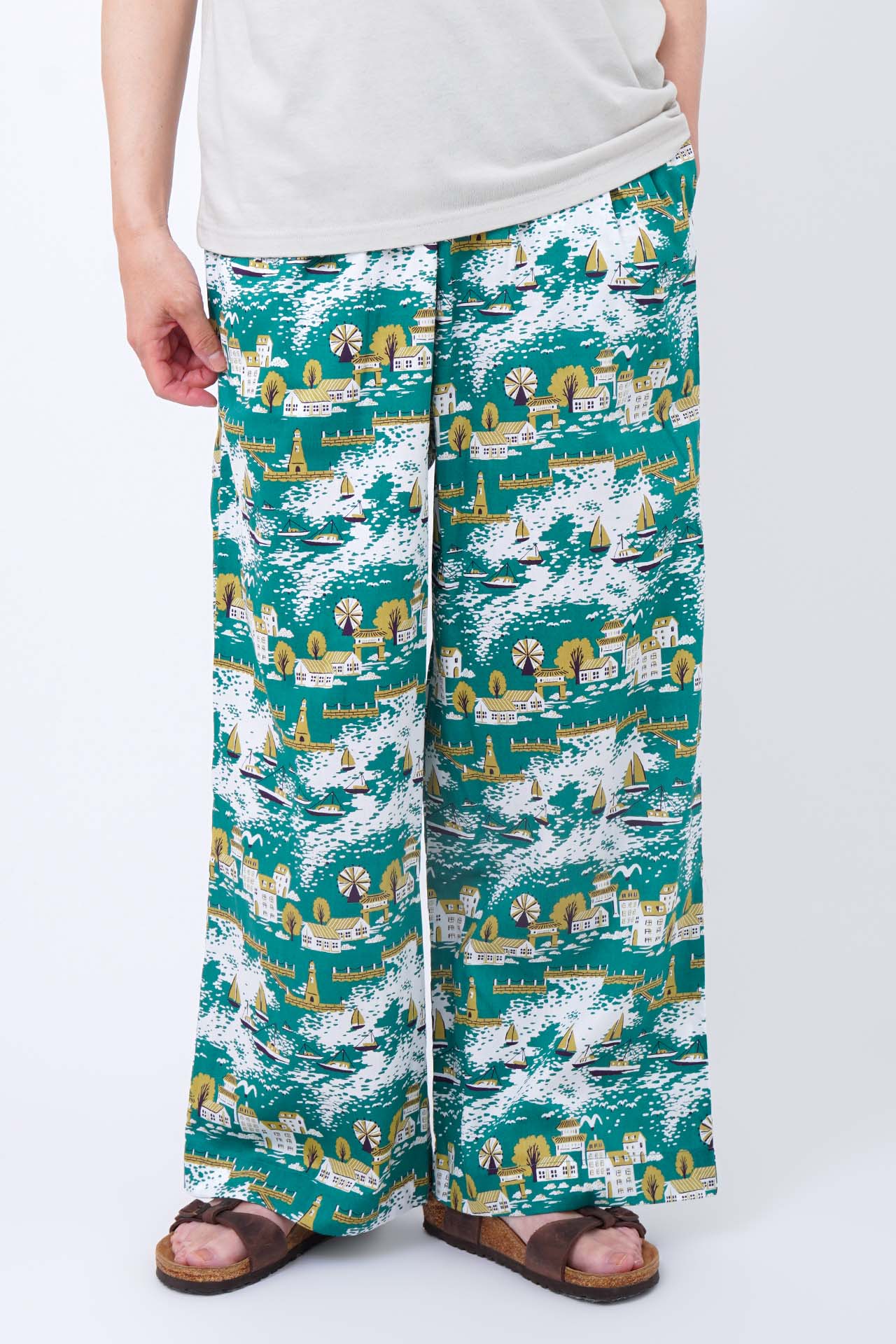 GREEN