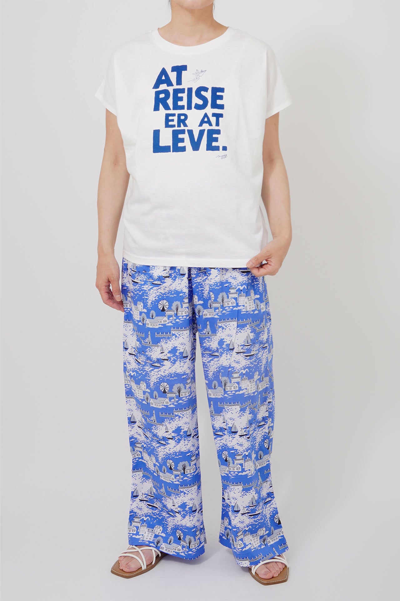 BLUE/model:168cm