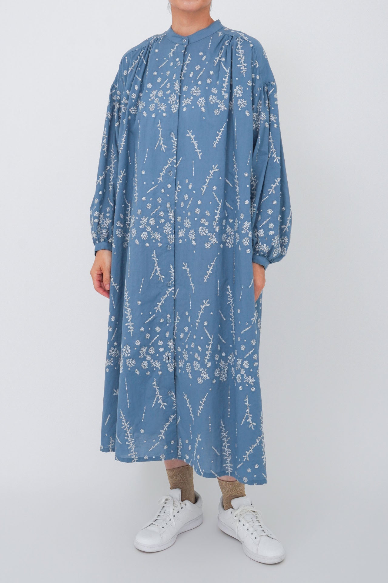 BLUE/model:161cm
