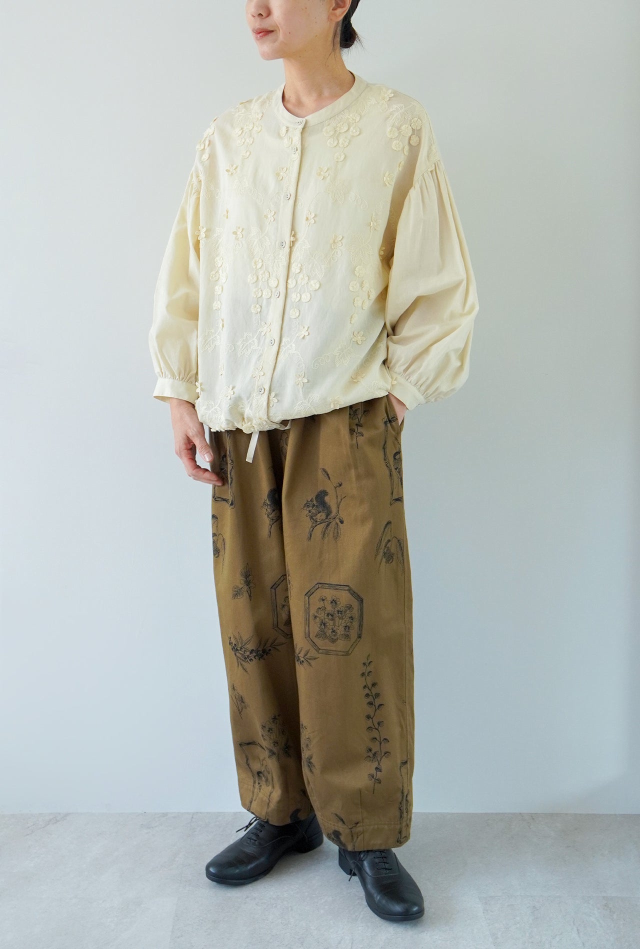 BROWN/model:161cm