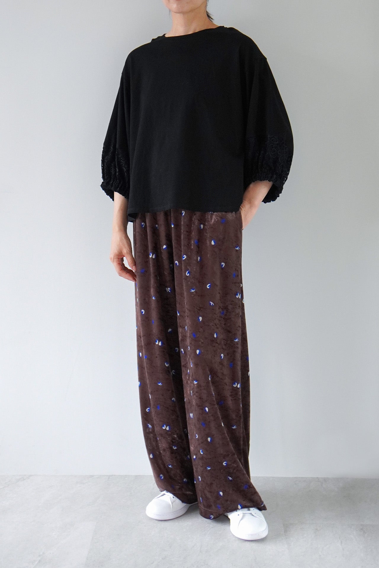 BROWN/model:161cm