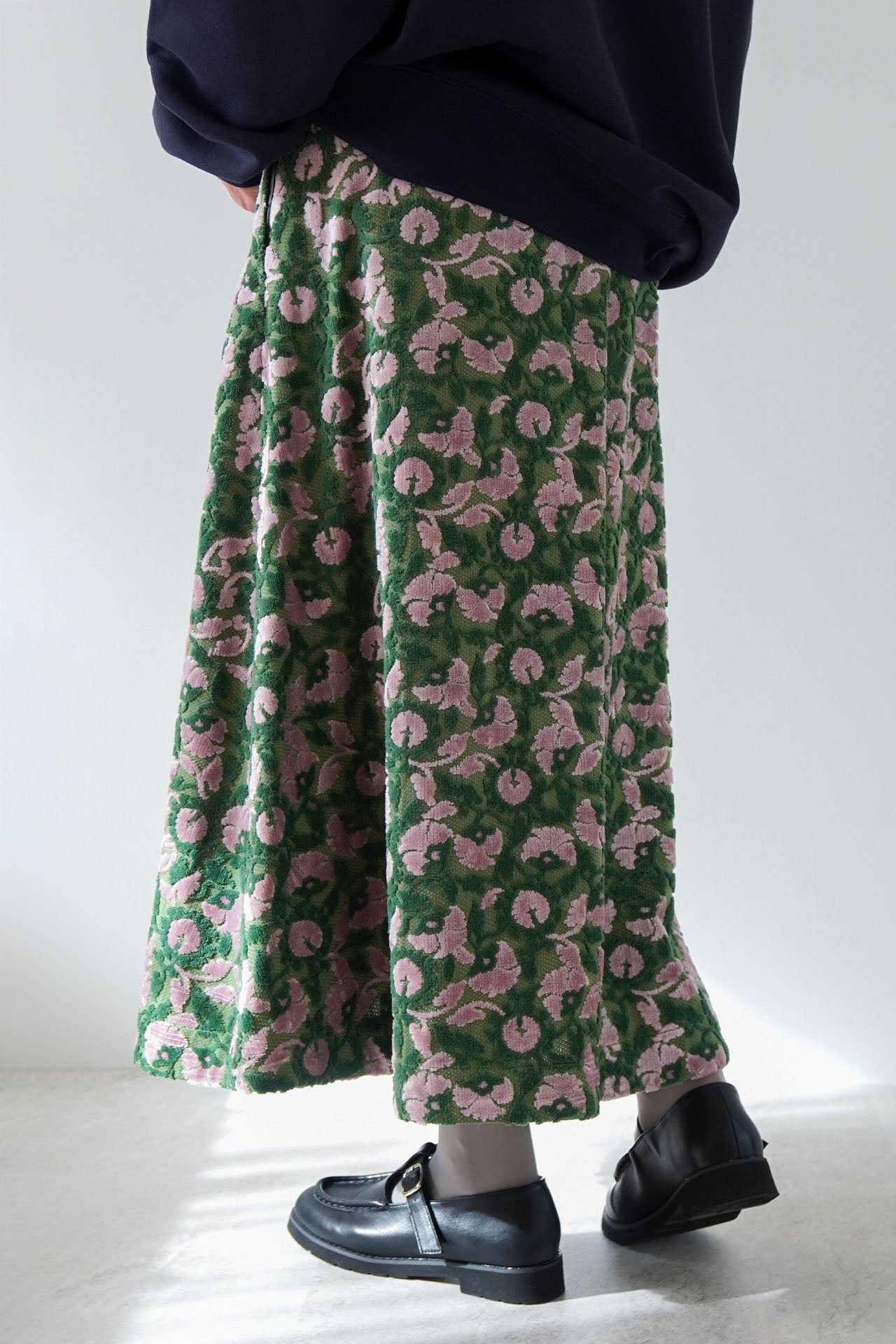GREEN