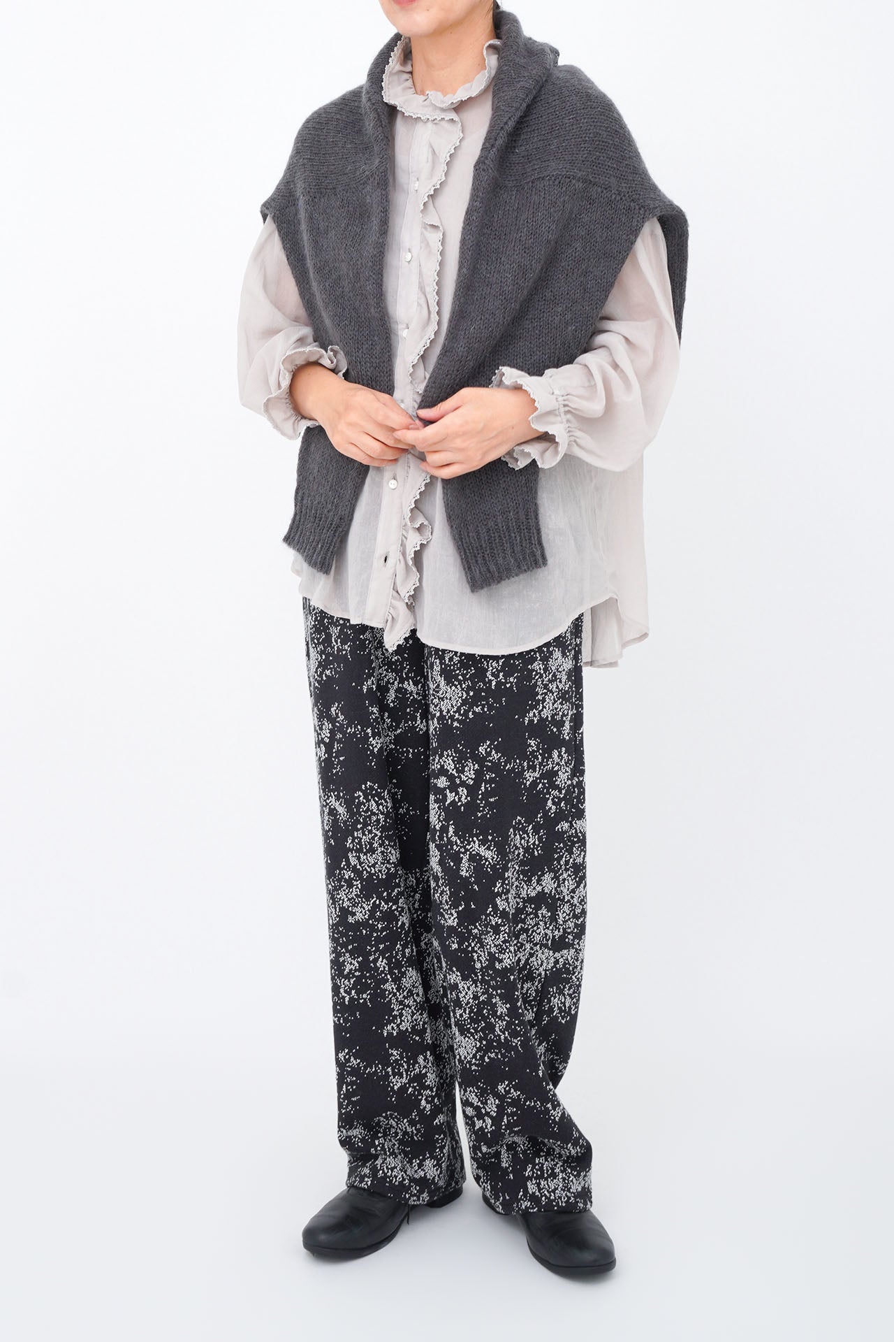 C.GREY/model:161cm
