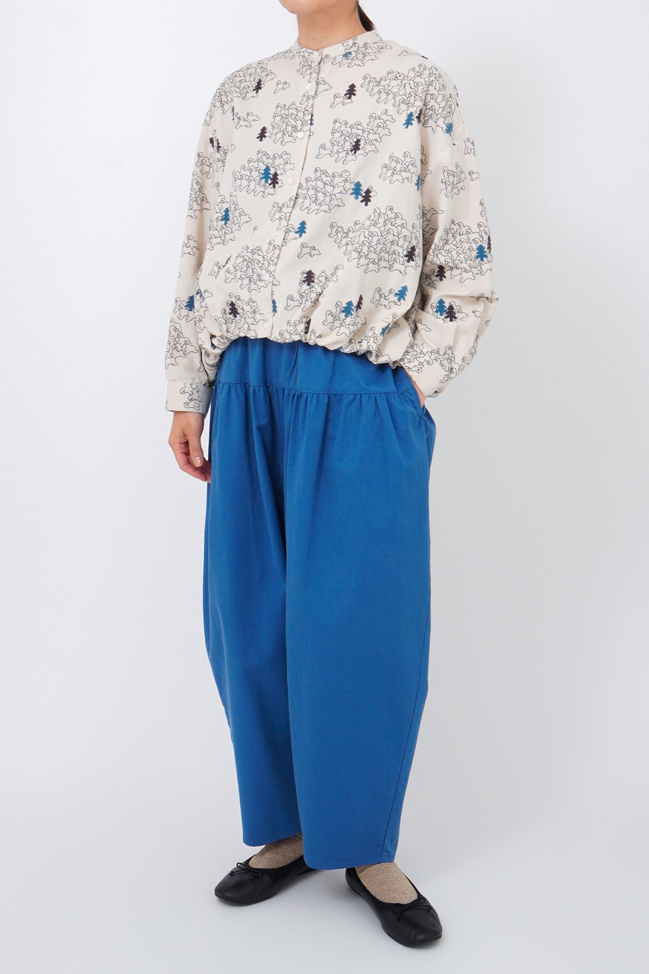 BLUE/model:161cm
